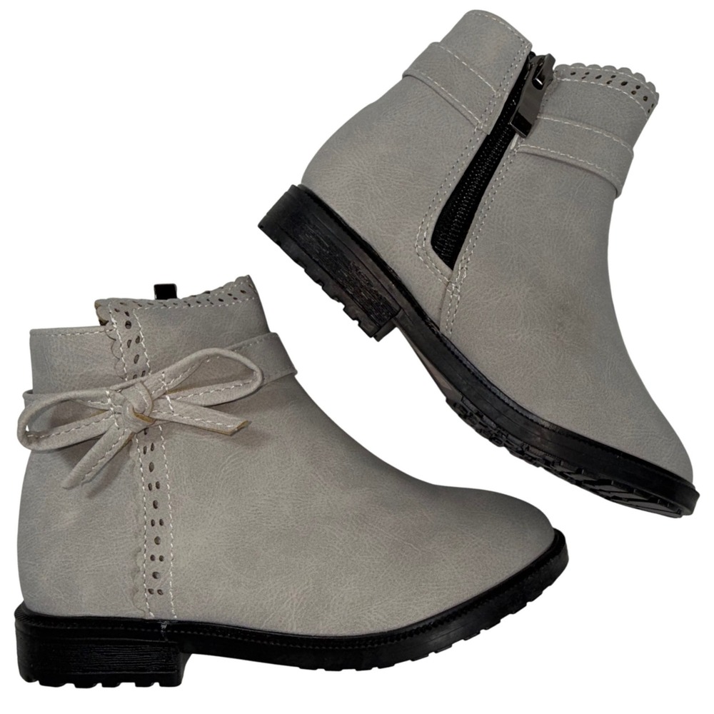 Cozy Cub Baby Girl Boots Gray Ankle Booties Bow Accent US 9.5 EUR 26
